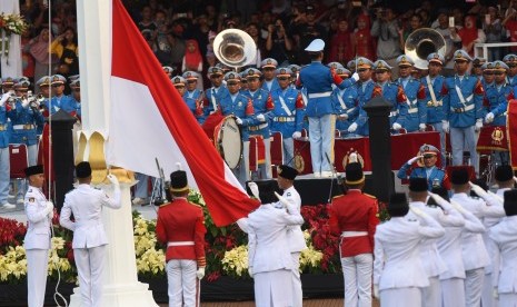 Upacara HUT ke-74 Kemerdekaan RI di Istana Merdeka.