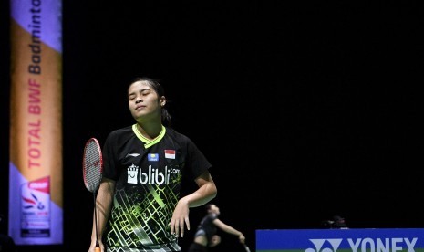 Ekspresi kekecewaan pebulu tangkis Indonesia Gregoria Mariska Tunjung setelah gagal mengembalikan kok ke pebulu tangkis Thailand Ratchanok Intanon pada babak ketiga Kejuaraan Dunia Bulu Tangkis 2019 di St. Jakobshalle, Basel, Swiss, Kamis (22/8/2019). 