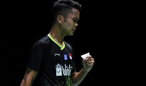 Pebulu tangkis putra Indonesia Anthony Sinisuka Ginting menyemangati dirinya saat melawan pebulu tangkis India Sai Praneeth Bhamidipati pada babak ketiga Kejuaraan Dunia Bulu Tangkis 2019 di St. Jakobshalle, Basel, Swiss, Kamis (22/8/2019). 