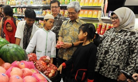 Bagaimanakah Hukum Mencicipi Buah di Supermarket? Foto ilustrasi.