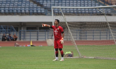 Kiper Persib Bandung, Dhika Bhayangkara.