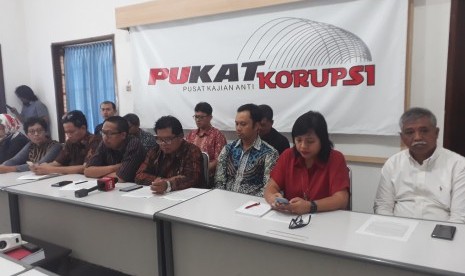 Konferensi pers di Kantor Pukat  UGM. 