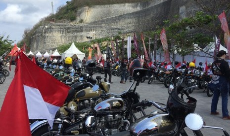 Jambore Internasional Royal Enfield 2019 di Pantai Melasti, Bali.