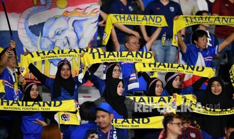 Sejumlah suporter timnas Thailand/ilustrasi. Timnas Thailand U-23 akan menghadapi Indonesia pada semifinal Piala AFF U-23, Kamis (24/8/2023) malam WIB.