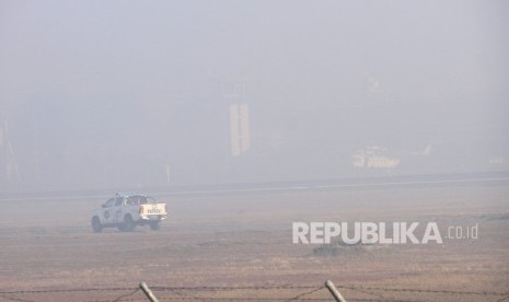 The Syamsudin Noor Airport is covered with thick haze in Banjarbaru, South Kalimantan.