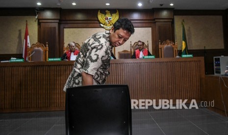 Mantan Ketua Umum Partai Persatuan Pembangunan (PPP) Romahurmuziy bersiap untuk menjalani sidang dengan agenda pembacaan dakwaan di Pengadilan Tipikor, Jakarta, Rabu (11/9/2019). 