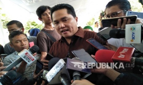 Komisaris Utama PT Republika Media Mandiri Erick Thohir, saat melayat ke rumah BJ Habibie, di Kuningan, Jakarta, Kamis (12/9)