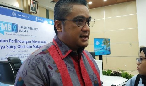 Ketua Komisi IX DPR RI, Dede Yusuf, saat memberikan tanggapan soal kabut asap akibat karhutla, di Kantor Kemenkominfo, Jakarta Pusat, Senin (16/9). Menurut Dede, ada tiga hal yang harus dilakukan pemerintah untuk mengatasi persoalan karhutla. 