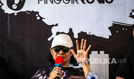 Musisi Jazz Indonesia Mus Mujiono memberikan keterangan pers kepada wartawan jelang konser Jazz PinggirRowo 2019 di Ambarawa, Kabupaten Semarang, Jawa Tengah, Kamis (19/9/2019).