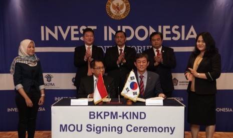 Penandatanganan Nota Kesepahaman antara Pemerintah Indonesia dengan  Korea Overseas Infrastructure & Urban Development Corporation (KIND) dalam  bidang kerjasama infrastruktur dan pembangunan wilayah perkotaan di  Seoul,Jumat (20/9). 