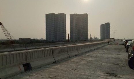 Jalan Tol Layang Jakarta-Cikampek sepanjang 36,4 kilometer ditargetkan sudah bisa dioperasikan sebelum akhir tahun 2019.