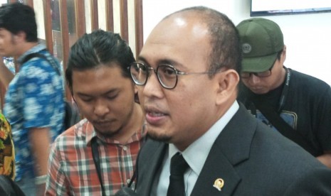 Juru Bicara Fraksi Gerindra di MPR RI, Andre Rosiade memberikan keterangan soal pengajuan Ahmad Muzani sebagai Ketua MPR RI. Rabu (2/10). 