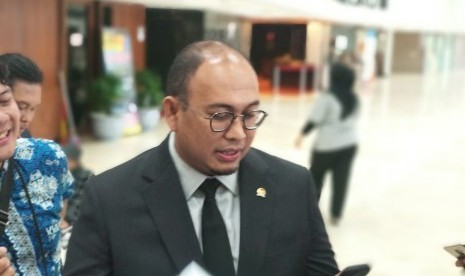 Juru Bicara Fraksi Gerindra di MPR RI, Andre Rosiade. Andre dilaporkan ke polisi terkait dengan penggerebekan PSK di Sumbar.