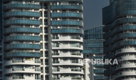 Foto suasana kompleks hunian vertikal di kawasan Kemayoran, Jakarta, Senin (7/10/2019).