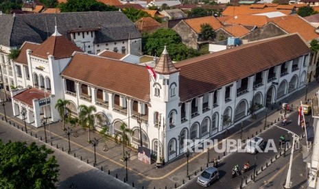 Foto udara suasana kawasan Kota Lama, Semarang, Jawa Tengah, Senin (7/10/2019). Car free day di Semarang belum diadakan lagi. 