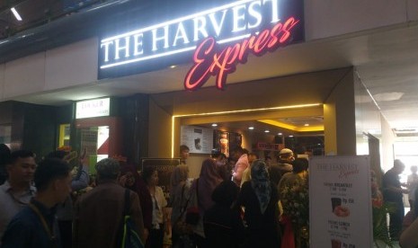 Outlet The Harvest Express resmi dibuka di Stasiun Gambir, Rabu (9/10). The Harvest Express hadir dengan konsep Grab to Go.