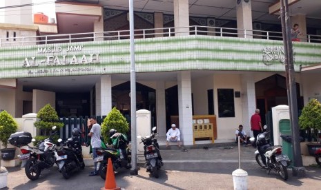 Kondisi Masjid Al Falah, Pejompongan, Jakarta Pusat pada Rabu, (9/10). Masjid itu jadi buah bibir lantaran diduga jadi lokasi pemukulan, penyekapan hingga persekusi terhadap Ninoy Karundeng. 