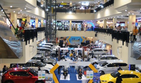 Suasana pameran mobil (Ilustrasi)