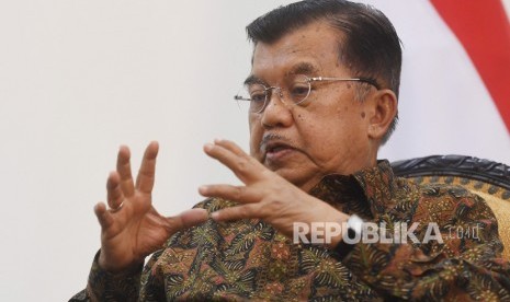 Mantan Wapres Jusuf Kalla mengungkapkan mengapa Islam Indonesia damai dan moderat.