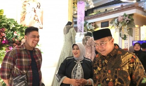  Wali Kota Tasikmalaya Budi Budiman membuka kegiaan Tasik Wedding  Festival di Asia Plaza, Jumat (18/10).