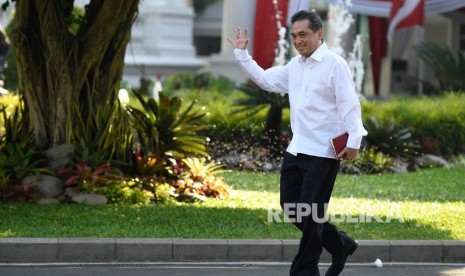 Ketum PB Ikatan Anggar seluruh Indonesia Agus Suparmanto tiba Kompleks Istana Kepresidenan di Jakarta, Selasa (22/10/2019). 