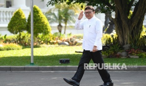 Mendagri periode 2014-2019 Tjahjo Kumolo tiba di Kompleks Istana Kepresidenan, di Jakarta, Selasa (22/10/2019).