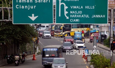 Jalur Puncak. BPTJ mengusulkan pengadaan cable car di Jalur Puncak untuk atasi kemacetan. 