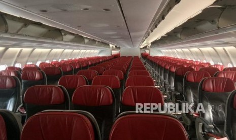 Maskapai Batik Air mendatangkan pesawat generasi modern kategori badan lebar, Airbus 330-300 CEO untuk melayani penumpang umrah di Bandara Internasional Soekarno-Hatta, Cengkareng, Banten pada Senin (28/10). Armada tersebut direncanakan melayani penerbangan umrah dari Jakarta, Medan, Solo ke Jeddah dan Madinah.