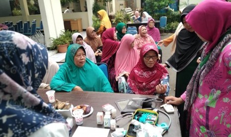 Pemuda Karang Taruna Kelurahan Tanah baru Beji Depok menggandeng Rumah Sakit Ali Sibroh Malisi dalam meenyelenggarakan kegiatan dengan Bakti Pemuda untuk Masyarakat.