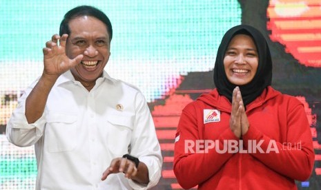 Menpora Zainudin Amali (kiri). Kemenpora berencana membangun fasilitas khusus cabang olahraga Olimpiade.