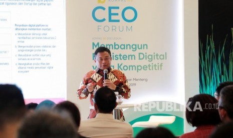 Direktur Utama Telkom Indonesia Ririek Adriansyah. Telkom, tutur Ririek melakukan antisipasi terhadap perkembangan industri yang disruptive saat ini melalui pengembangan 3 perspektif domain bisnis digital, yaitu digital connectivity, digital platform, dan digital service. 