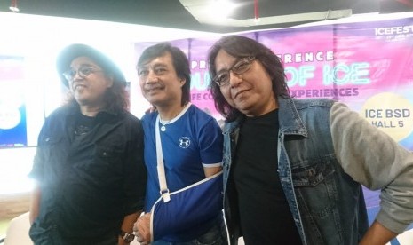 Vokalis KLA Project, Katon Bagaskara saat jumpa pers Ice Fest Music Concert 2019 di Jakarta Selatan, Senin (11/11). 