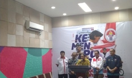 Menpora RI, Zainudin Amali (baju kuning) melakukan konferensi pers terkait SEA Games di kantor Kemenpora Jakarta, Kamis (14/11) 