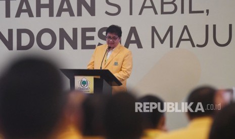 Ketua Umum Partai Golkar Airlangga Hartarto memberikan sambutan pada Rapimnas Partai Golkar di Jakarta, Kamis (14/11/2019). 