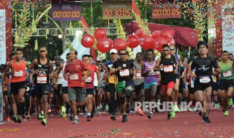 Sejumlah pelari mengikuti ajang lomba lari internasional Borobudur Marathon 2021.