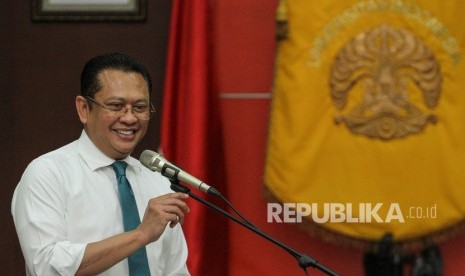 Ketua MRP Bambang Soesatyo menjadi pembicara pada acara Forum Group Discustion (FGD) di Auditorium Joewono Soedarsono Universitas Indonesia, Depok, Jawa Barat, Selasa (19/11/2019).