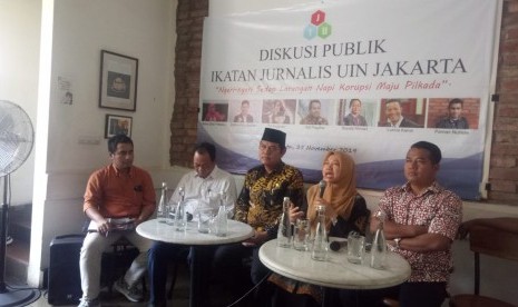 Pengamat Hukum Universitas Al Azhar Indonesia, Suparji Ahmad Direktur Eksekutif Perludem, Titi Anggraini, Analis Politik/Direktur Parameter Politik, Adi Prayitno,  Peneliti Senior Formappi, Lucius Karus dalam diskusi bertema 