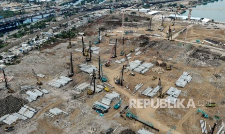 Foto aerial proyek pembangunan Jakarta International Stadium (JIS) atau Stadion Bersih, Manusiawi, dan Wibawa (BMW) di kawasan Papanggo, Tanjung Priok, Jakarta, Kamis (28/11/2019). 