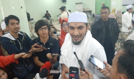 Penanggung Jawab acara Reuni 212 KH Ahmad Shobri Lubis saat diwawancarai awak media di aula Gedung Dewan Dakwah Islamiyah Indonesia, Jakarta, Jumat (29/11). F