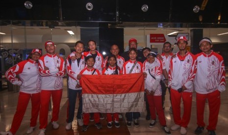 Atlet dan ofisial Timnas Skateboard Indonesia 