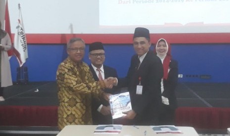 Rektor Telkom University, Adiwijaya melantik 7 Dekan dan 14 Wakil Dekan baru periode 2019-2024 di Gedung Fakultas Komunikasi dan Bisnis, Telkom University, Rabu (4/12). Diharapkan seluruh pimpinan tersebut bisa lebih meningkatkan tata kelola perguruan tinggi yang sudah berjalan baik dan memiliki integritas. (Republika/M Fauzi Ridwan)