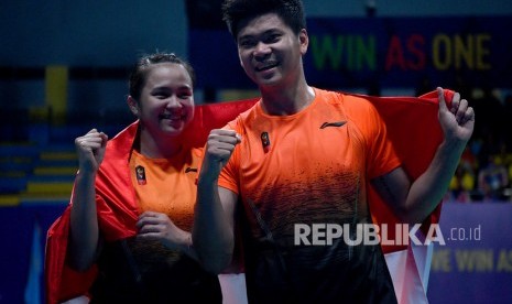 Ganda campuran Indonesia Melati Daeva Oktavianti (kiri) dan Praveen Jordan. 