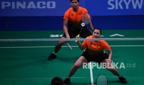 Pasangan ganda campuran Indonesia Praveen Jordan/Melati Daeva Oktavianti (bawah).