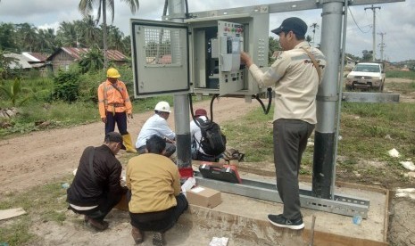 Hari ini Selasa (10/12) Kecamatan Lalan Kabupaten Musi Banyuasin resmi mendapatkan pasokan listrik yang diakomodir oleh PLN bersama perusahaan BUMD Muba PT MEP.