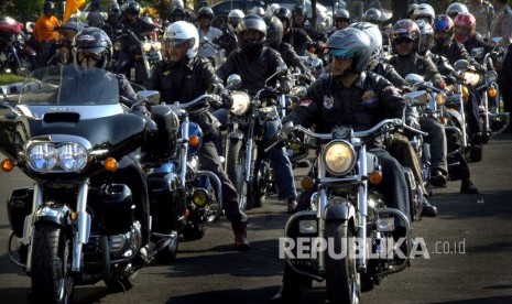 Sejumlah anggota Harley Davidson Club Indonesia (HDCI) saat menggelar turing. (ilustrasi)