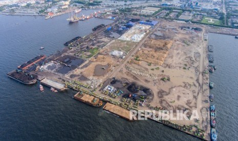 Foto udara dermaga di Pelabuhan Marunda, Jakarta, Rabu (11/12/2019). 