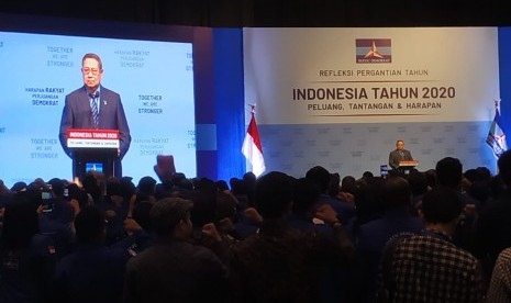 Ketua Umum Partai Demokrat Susilo Bambang Yudhoyono (SBY) menyampaikan pidato refleksi akhir tahun 2019 di JCC, Senayan, Jakarta, Rabu (11/12). 