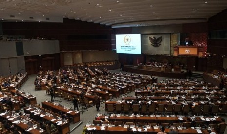 Rapat Paripurna ke-6 DPR RI masa persidangan I Tahun Sidang 2019-2020, Selasa (17/12), menyepakati masuknya 50 RUU yang prioritas pembahasannya.