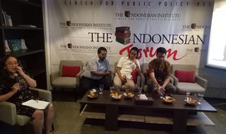 The Indonesian Institute (TII) merilis laporan akhir tahun Indonesia 2019 dengan mengangkat beragam topik termasuk persoalan politik sepanjang 2019, di kantor The Indonesian Institute, Menteng, Jakarta, Selasa (17/12). 