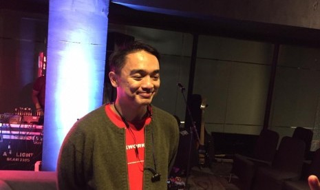 DJ Dipha Barus mengaku selama pandemi ini dirinya banyak belajar soal adaptasi baru terutama dalam hal memproduksi musik (Foto: DJ Dipha Barus)